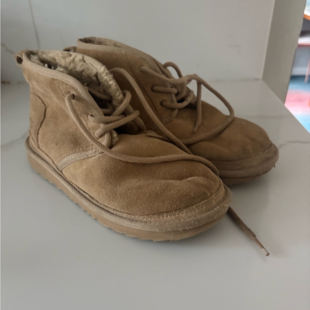 UGG Kids' Neumel II Sheepskin Chukka Boots size 4
